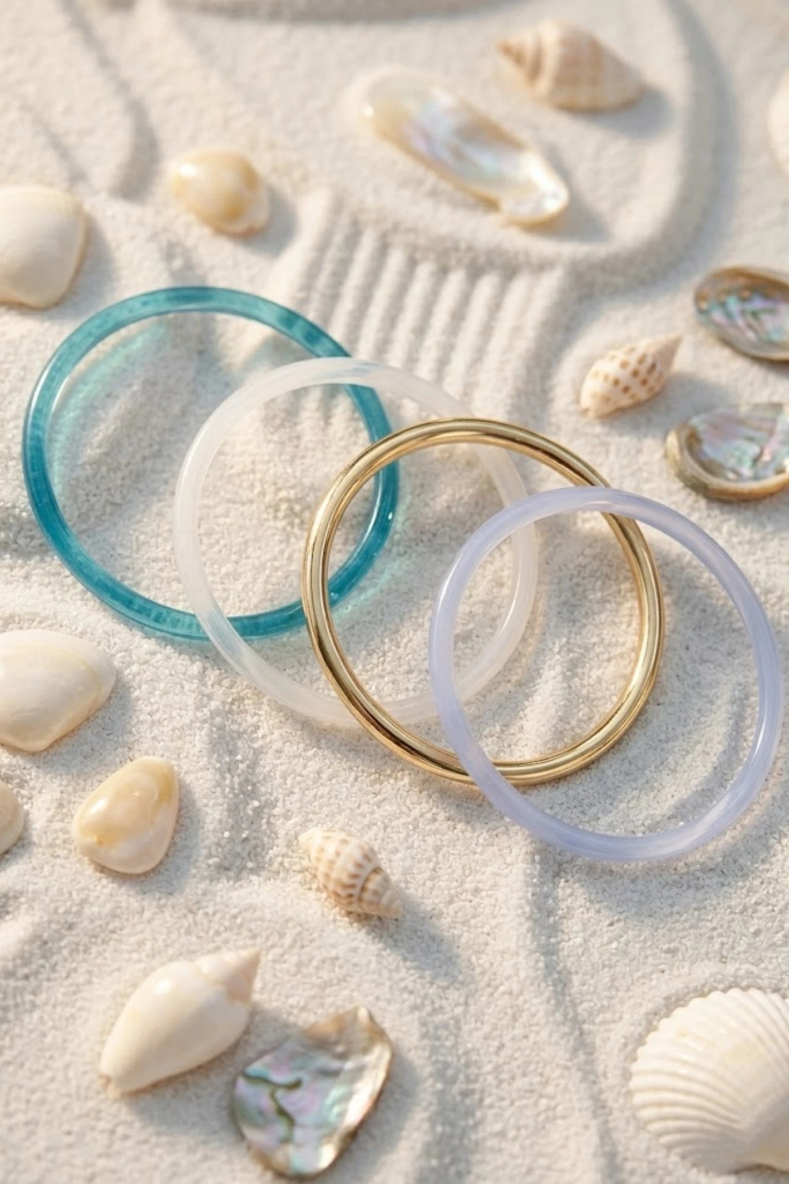 Lot de 4 Bracelets Résine Colorés – Style Tendance